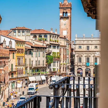 Hoomee Piazza Erbe Verona